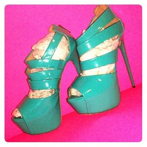 SZ 8 💚LILLIANA VERY HIGH STILLETO HEEL TOO CUTE👠